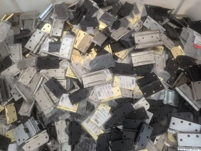 Bisagras de puerta surtidas de 18 libras varios tamaños y acabados aproximadamente 40 piezas al por mayor Foto 1 de 4