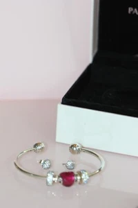 NUEVO 2018 PANDORA BE MINE BRAZALETE ABIERTO PULSERA ENCANTO PENDIENTES CONJUNTO DE REGALO TALLA 2 med - Imagen 1 de 8