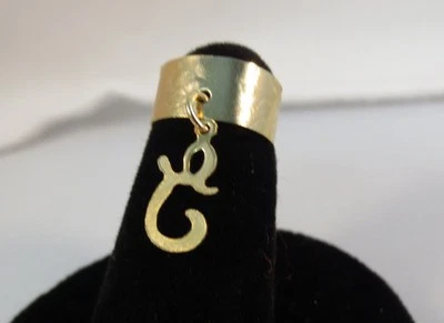 14KT Vergoldet Lang Anfangsbuchstabe G Zehen Ring IN Gehämmerte Ring - Bild 1 von 2