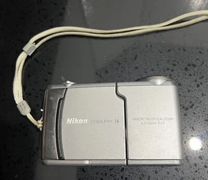 Nikon Coolpix S4 6.0MP Digital Camera 10X Optical Zoom Parts Read - Picture 1 of 8