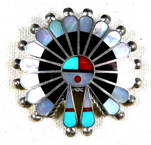 ZUNI V. UNKESTINE STERLING Multi Stein Inlay HANDARBEIT Vintage ''Sunfacekachina" - Bild 1 von 4