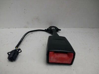 03-06 AUDI A4 CABRIOLET B6 - FRONT RIGHT CONVERTIBLE SEAT BELT BUCKLE RECEIVER - Image 1 of 2