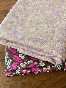 2 Liberty Style Blumen Baumwollstoffe Konvolut - leichte Batist Reste - Bild 1 von 21