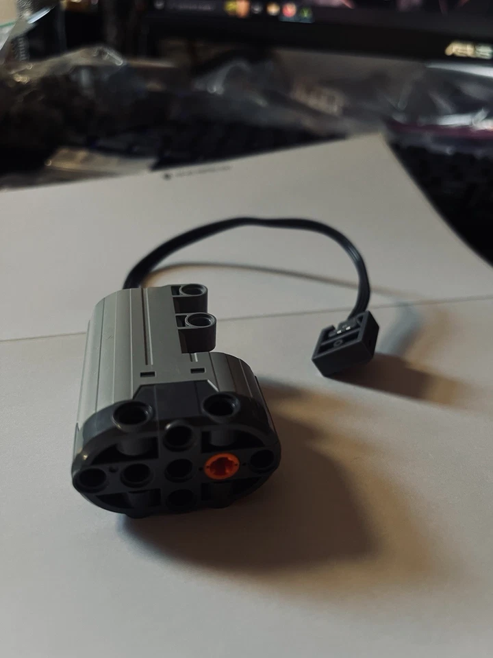 LEGO PART 99498 Motor, Servo, Power Functions with Dark Bluish Gray Bottom - Image 1 of 1