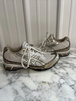 Zapato para correr Asics Gel para mujer 6 Harumi T985N blanco/dorado raro Foto 1 de 4