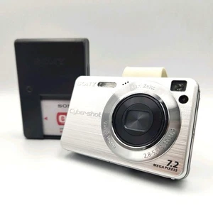 Sony Cyber-shot DSC-W110 7.2MP Compact Digital Camera with Battery Charger - Picture 1 of 12
