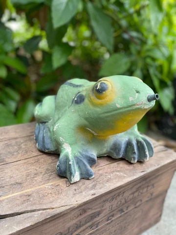 Huge Original paint Cement Frog Spitter Water Fountain Vintage Pond Garden Cover