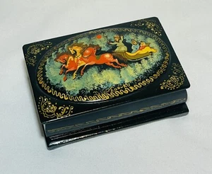 Vtg Russian Lacquer Trinket Box “Lover’s Sleigh Ride” Hand Painted Signed - Picture 1 of 9