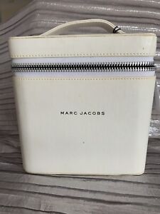 MARC JACOBS  PARFUMS super cute VANITY CASE- BEAUTY CASE - TRAVEL STORAGE CASE