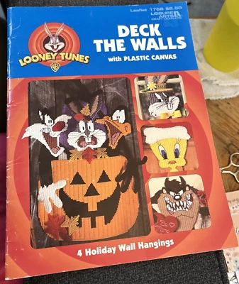 Vtg Rare Leisure Arts DECK THE WALLS With PLASTIC CANVAS 1997 Leaflet #1768 - Image 1 of 4