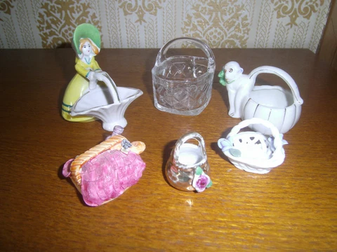 Mini Baskets Six Vintage ceramic / glass  Japan Lusterware  Picnic basket Cover