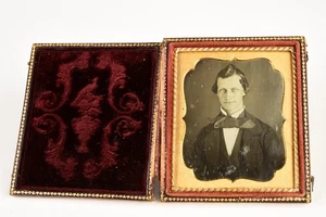 Daguerreotypie junger Herr in 1/6 Platte Holzverbund Union Koffer V27 - Bild 1 von 7