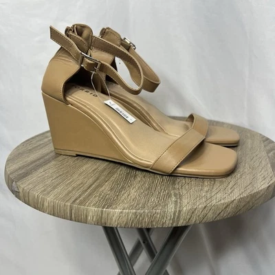 Torrid Women's Square Toe Demi Wedge 9WW Extra-Wide Tan Neutral Back Zipper - Image 1 of 4