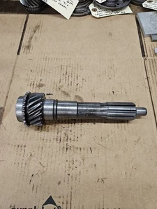 FORD 3 SPEED MANUAL TRANSMISSION 16 TOOTH MAINDRIVE GEAR INPUT SHAFT WT259-16B - Picture 1 of 20