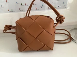 Kleine Ledertasche Crossbody geflochten Cognacfarbe NEU - Bild 1 von 3