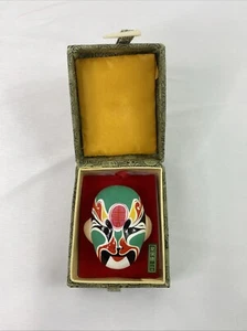 Chinese Opera Facial Makeup Ceramic Art Masks Display In Box Collectors - Foto 1 di 9