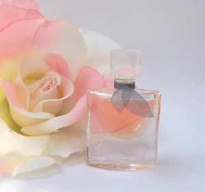 LA VIE EST BELLE LANCOME ~ MINI / MINIATURE PERFUME 4ml edp / POUCH Original - Picture 1 of 1