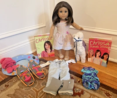 Muñeca American Girl retirada Chrissa Maxwell GOTY 2009 + trajes, llama y libros Foto 1 de 4