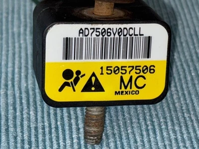 03-04 Chevy Silverado GMC Sierra 2500/3500 Bumper SENSOR 15057506 GENUINE GM - Image 1 of 3