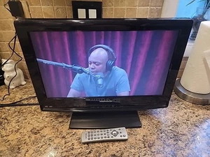 NICE!! Magnavox 19MD359B/F7 19-Inch 720p LCD HDTV Built-In DVD,TV HDMI & Remote - Picture 1 of 19