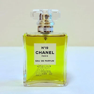 Chanel Nº 19 Eau de Parfum Spray 50 ml / 1,7 fl. oz. Nuevo sin usar sin caja Foto 1 de 4