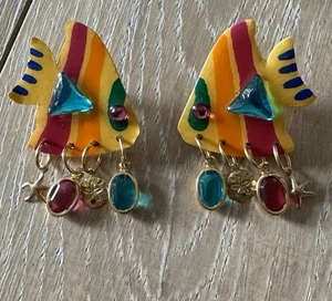 Vintage 80s Mam Designs Earrings Fish Sand Dollar Starfish Charms Pierced Signed - Picture 1 of 6