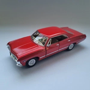 Kinsmart 1967 Chevrolet Impala 1/43 - Picture 1 of 8