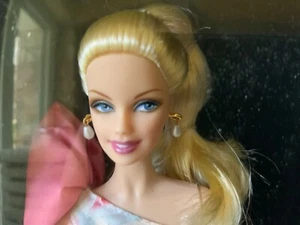 2010 Brand New Rose Splendor 🌹Barbie AVON Pink Label Designer: Robert Best - Picture 1 of 7