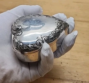 ANTIQUE Sterling Silver Heart Shape Jewellery Ring Box Trinket Box 72G - Foto 1 di 7