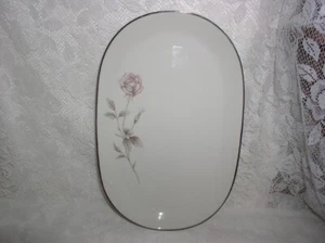 The Heirloom Collection USA Misty Rose Pink Rose piatto da portata ovale 12" - Foto 1 di 4