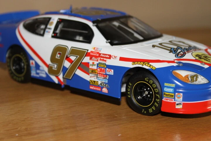 NASCAR 2001, 1/24 Team Caliber Series #97 Kurt Busch "100 Years of Ford Racing" - Imagem 1 de 4