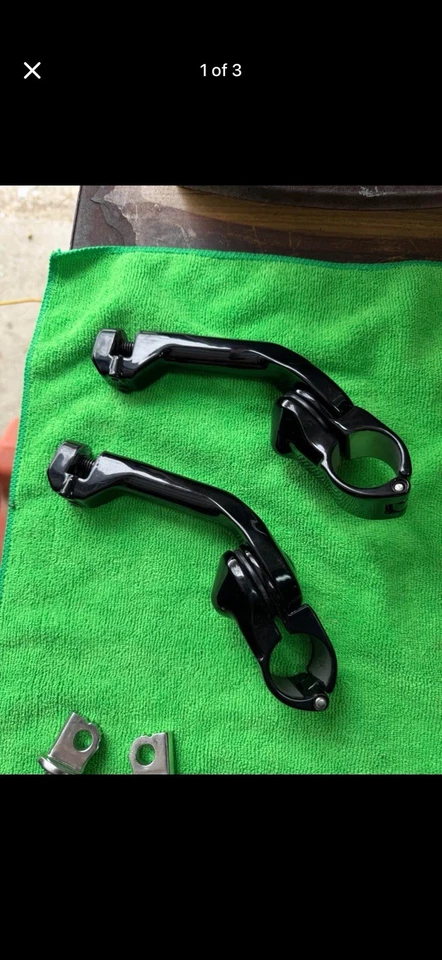 Soportes de clavija de carretera Harley Davidson negros en ángulo largo. Juego también clavijas If Ciro Foto 1 de 4