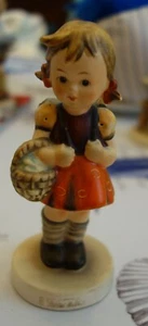 GOEBEL / HUMMEL -- #81 2/0 -- "SCHOOL GIRL" -- TMK 3 - Picture 1 of 7