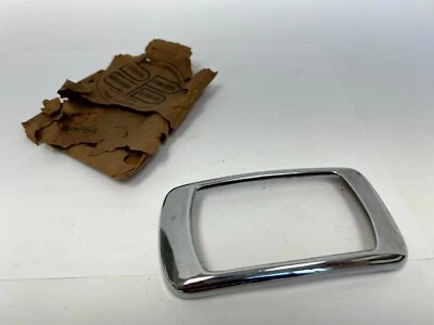 Dodge Plymouth Deluxe P9 1940 Road King luz trasera lámpara bisel NOS 854764 Foto 1 de 4