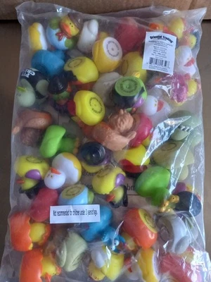 Patitos surtidos de Halloween a granel (50ct.) - Nuevo Foto 1 de 2