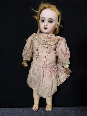 Poupée ancienne petit bébé tête en biscuit de porcelaine type JUMEAU numéroté 3 - Photo 1/4