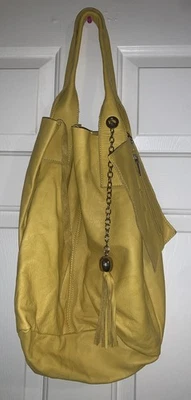 Bolso Nardelli de cuero italiano amarillo suave mantecoso con billetera adjunta Foto 1 de 4