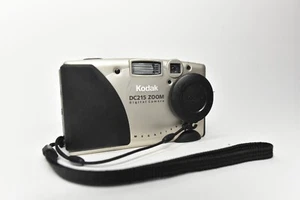 Kodak DC215 Zoom 1MP Very Early Digital Camera for Collectors - Picture 1 of 14