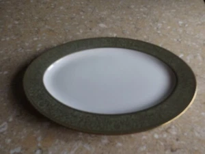 Vintage Sango Versailles 3632 Green w/Gold Scroll Oval Serving Platter 12" EUC - Picture 1 of 3