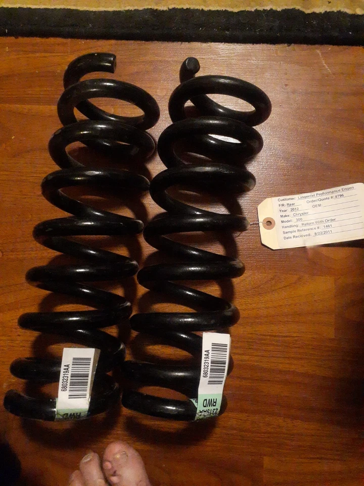 Molas traseiras Chrysler 300c 2012 passeio de estoque - Imagem 1 de 3