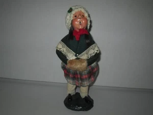 Byers Choice Rare 1984 Traditional Girl with Muff Bumpy Base - Picture 1 of 2