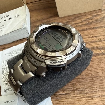 Relógio Casio Pro Trek masculino bússola solar resistente titânio PRW-2500T - Imagem 1 de 4
