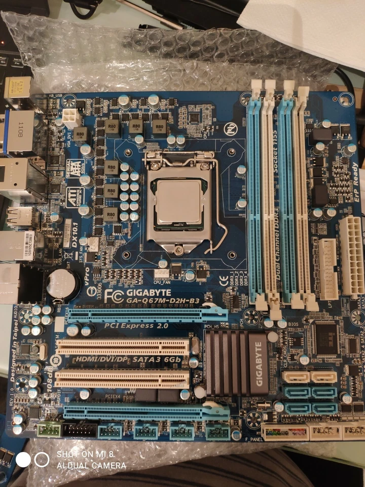 Placa base Gigabyte GA-Q67M-D2H-B3 ** FALLO EN BIOS ** - Imagen 1 de 1