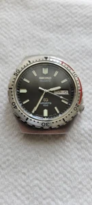 Selling a Used Mint Vintage Seiko SEIKO 7123-8210 in a New old Stock Sample Case - Picture 1 of 8