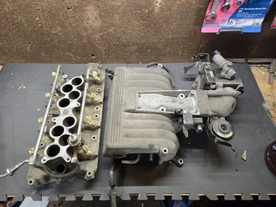 Colectores de admisión superior e inferior Ford GT40P Explorer bloque pequeño V8 Foto 1 de 4