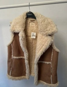 Urban Outfitters Gilet size S Borg Sherpa Suedette - Picture 1 of 4
