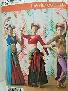 Simplicity 3832 Bailarinas del vientre Patrón Disfraz Talla 6-12 Sobre Daño - Imagen 1 de 5