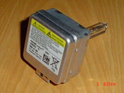 Factory OEM 2003 - 2011 Cadillac CTS DTS STS SRX XLR Xenon HID Headlight Bulb - Image 1 of 4