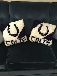 "ALMOHADAS COLTS - Baltimore Indianápolis - Juego de 2 - Hechas a mano - 12" NFL Hombre Cueva - Imagen 1 de 3