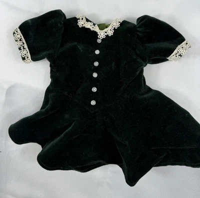 Vintage 1990 Pleasant Co American Girl Molly Evergreen Velvet Holiday Dress FLAW - Image 1 of 4